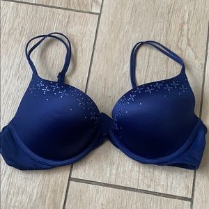 Victoria secret bra 36B